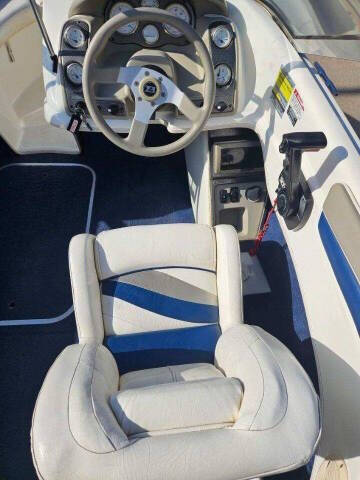 1998 Larson Boats Delta Conic