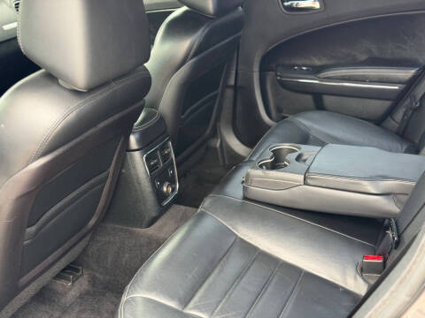 2013 Dodge Charger SXT