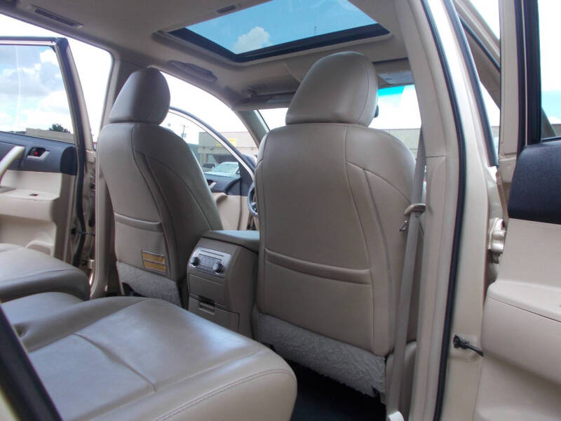 2012 Toyota Highlander SE