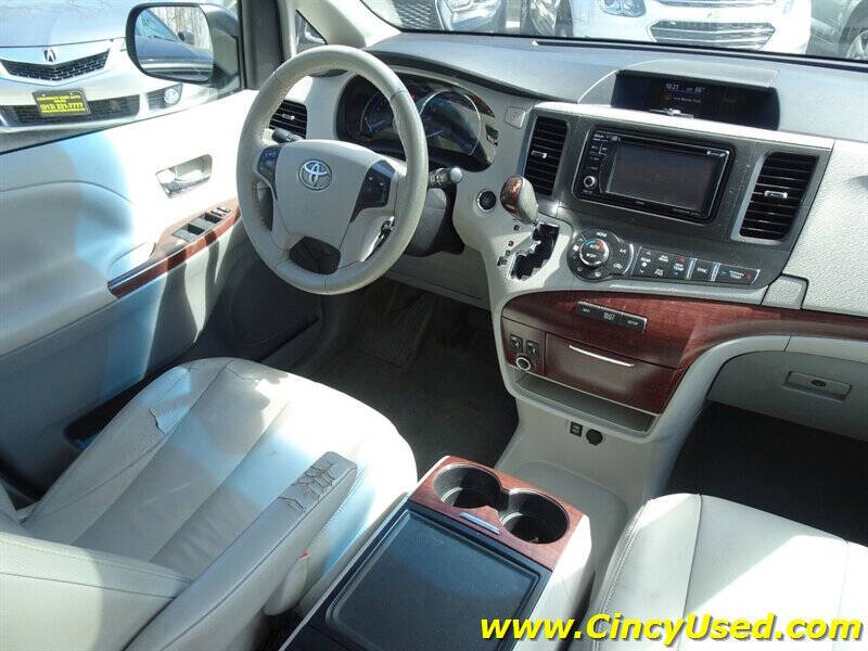 2014 Toyota Sienna XLE 8-Passenger