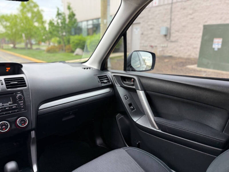 2015 Subaru Forester 2.5i