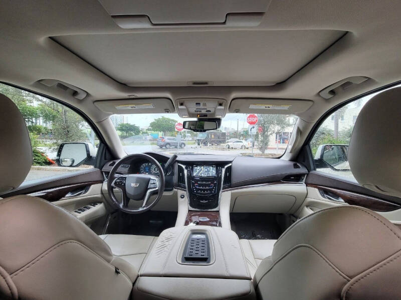 2016 Cadillac Escalade ESV Luxury Collection