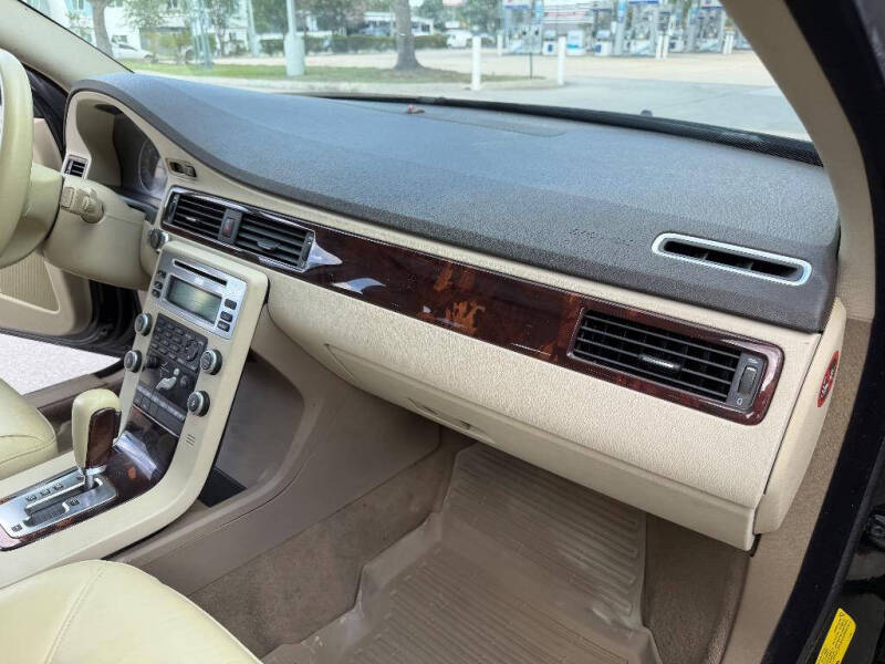 2008 Volvo V70 3.2