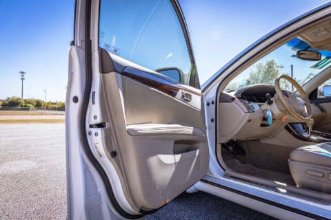 2010 Toyota Avalon XLS