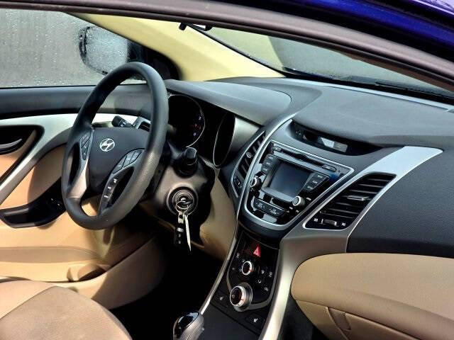 2014 Hyundai Elantra SE