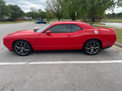 2015 Dodge Challenger SXT Plus