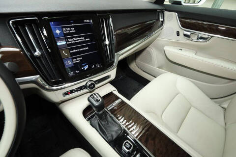2019 Volvo S90 T5 Momentum