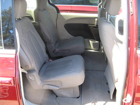2020 Chrysler Voyager LX