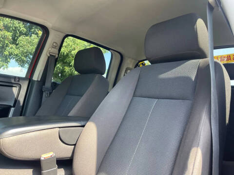 2009 Mitsubishi Raider LS