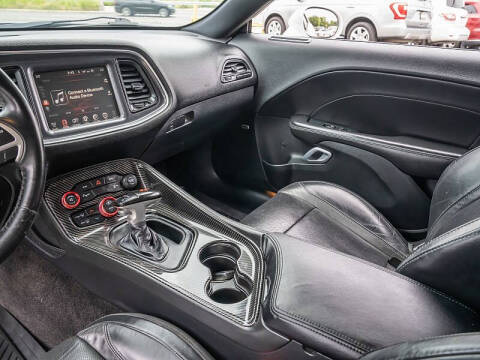 2015 Dodge Challenger SXT Plus