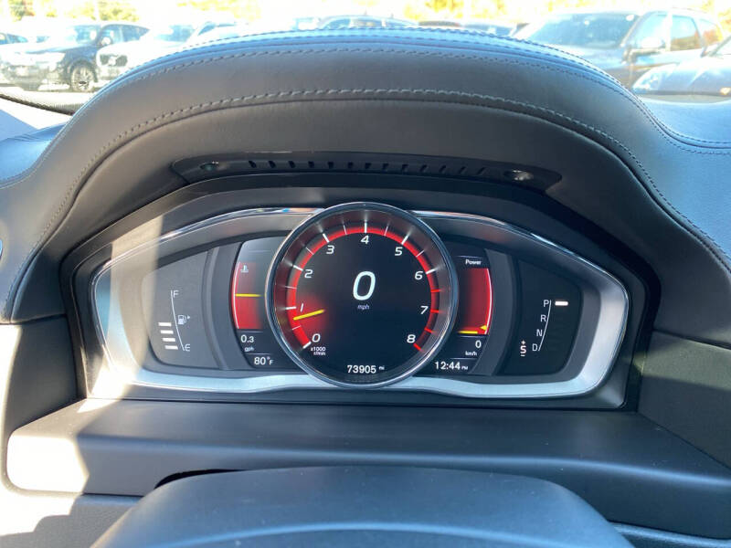 2016 Volvo XC70 T5 Classic Premier