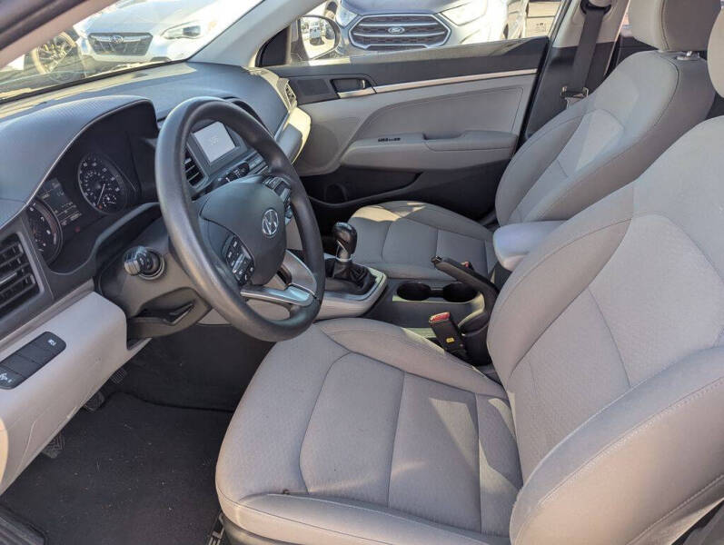 2019 Hyundai Elantra SE