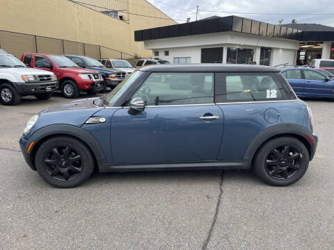 2009 MINI Cooper for sale at Daytona Motor Co in Lynnwood WA