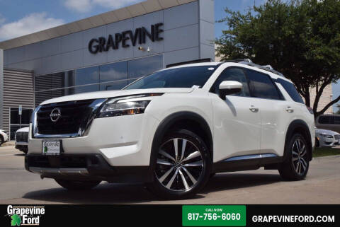 2024 Nissan Pathfinder Platinum Photo