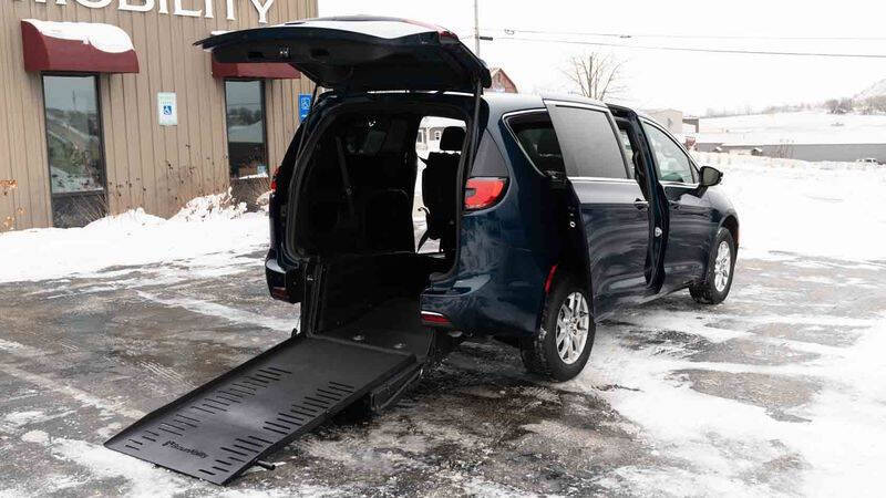 2024 Chrysler Pacifica Touring