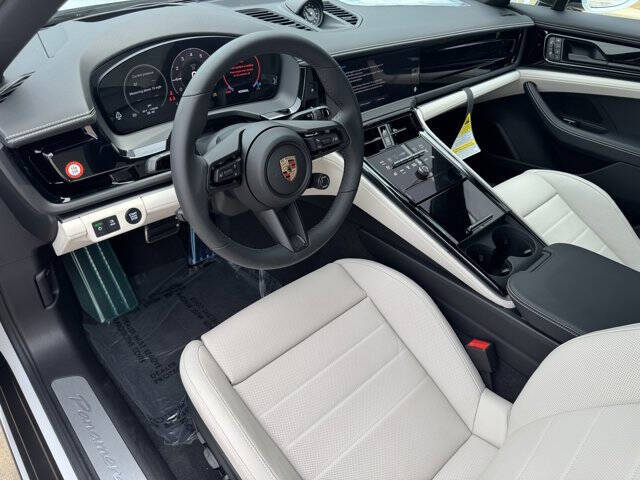 2025 Porsche Panamera 4