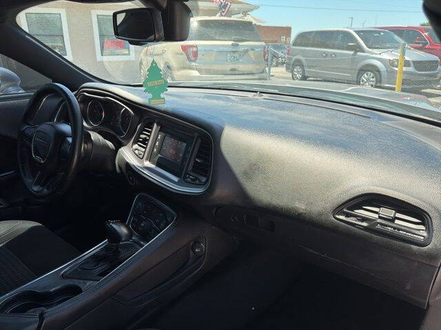 2017 Dodge Challenger SXT