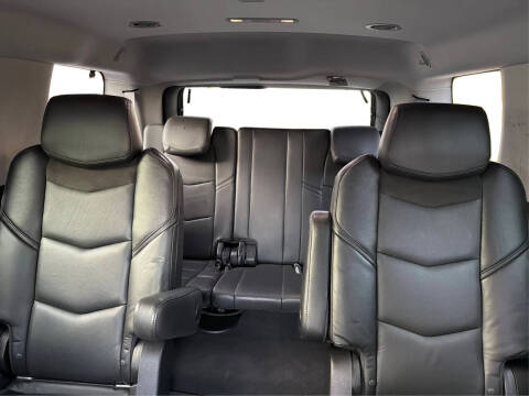 2016 Cadillac Escalade Luxury Collection