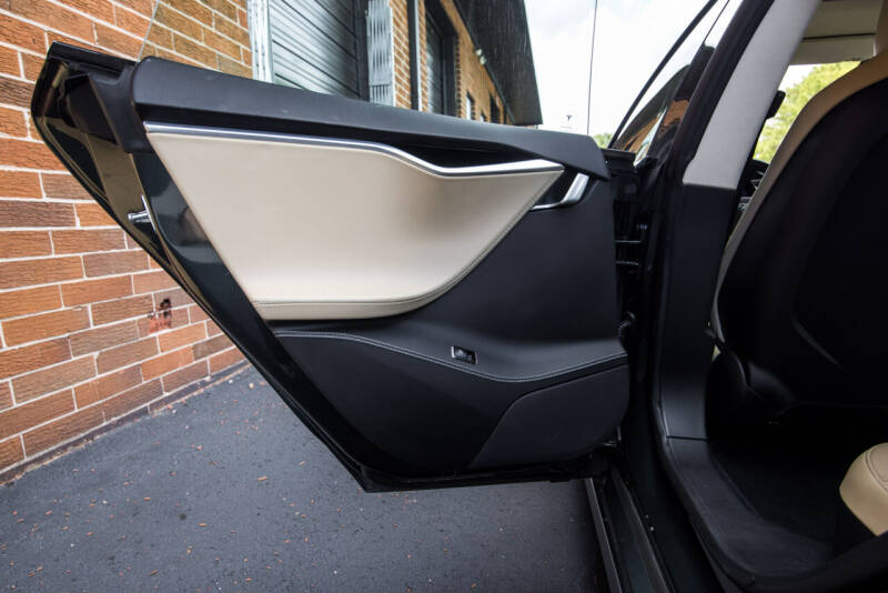 2014 Tesla Model S 85