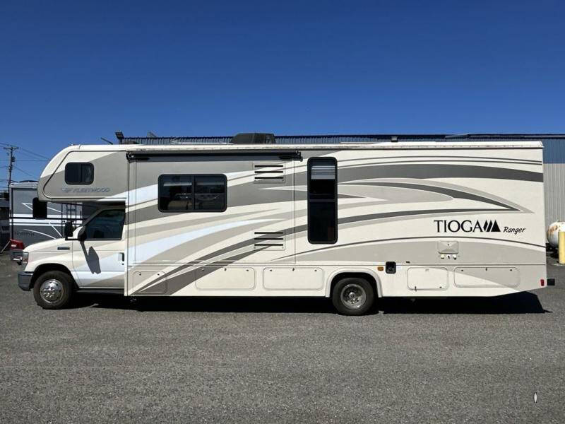 2011 Ford E-Series E-450 SD