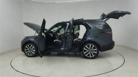 2024 Land Rover Discovery P300 Dynamic SE