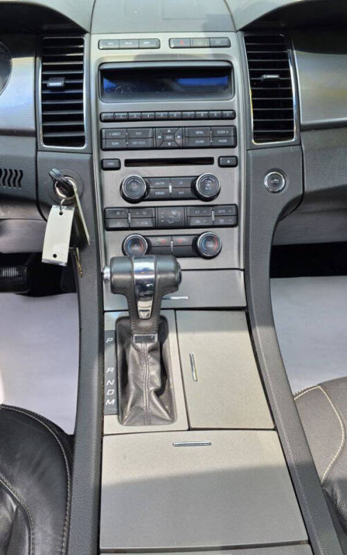 2011 Ford Taurus SEL