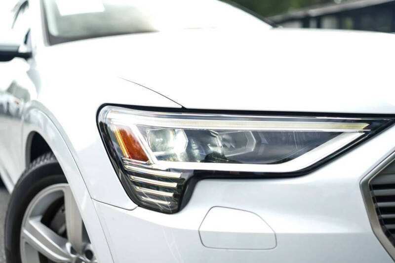 2019 Audi e-tron quattro Premium Plus