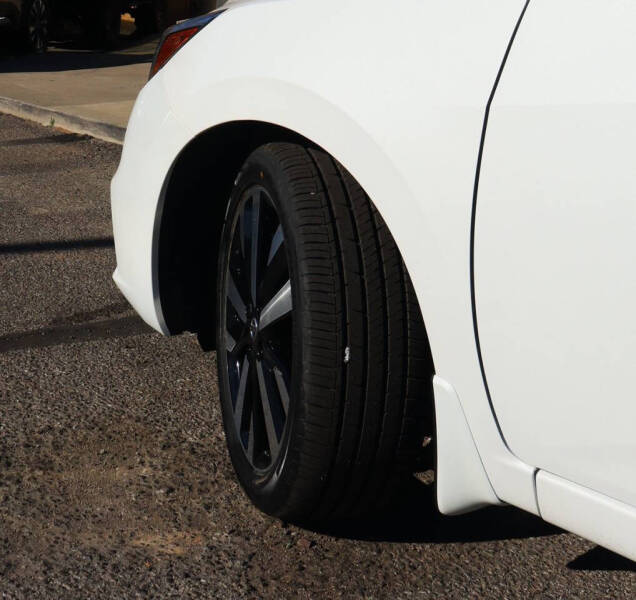 2022 Nissan Versa SR
