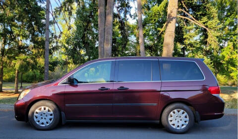2009 Honda Odyssey for sale at CLEAR CHOICE AUTOMOTIVE in Milwaukie OR