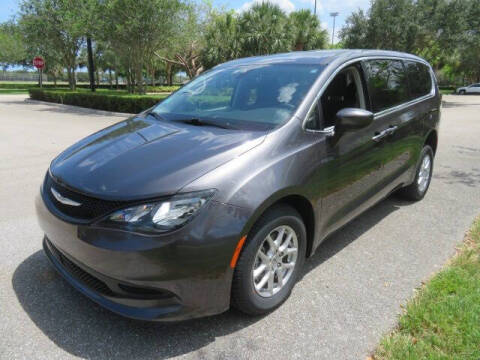 2022 Chrysler Voyager LX