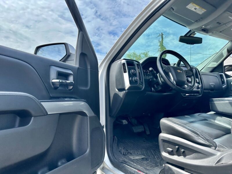 2018 CHEVROLET Silverado Pickup - $30,995