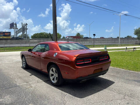 2021 Dodge Challenger SXT