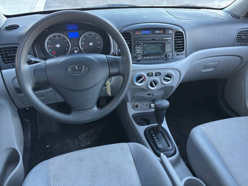 2011 Hyundai Accent GLS