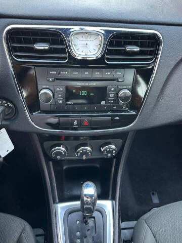 2012 Chrysler 200 Touring