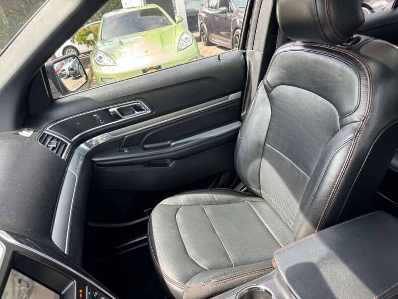 2017 Ford Explorer Sport