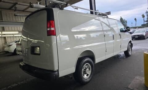 2025 Chevrolet Express 2500