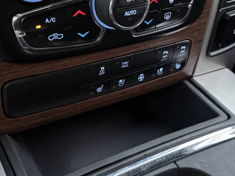 2017 RAM 1500 Laramie