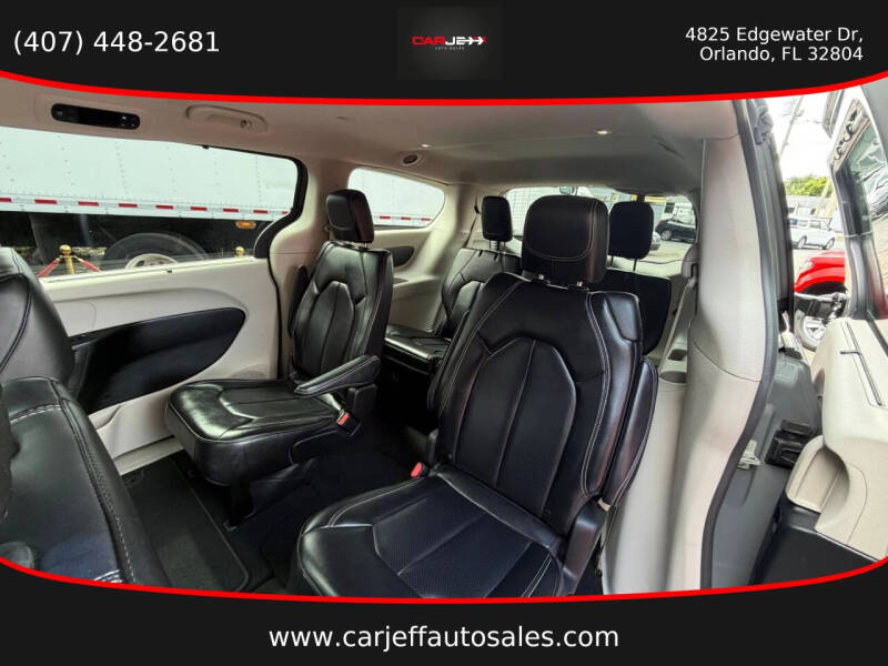 2023 Chrysler Pacifica Touring L