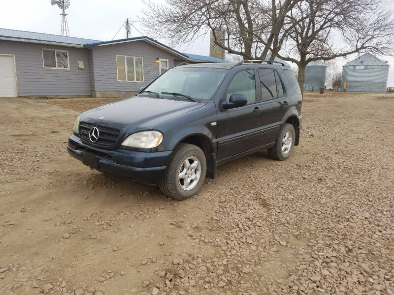 2000 Mercedes-Benz M-Class for sale at B&M Auto Sales and Service LLP in Marion SD