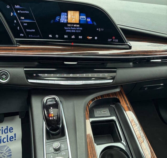 2023 Cadillac Escalade Premium Luxury