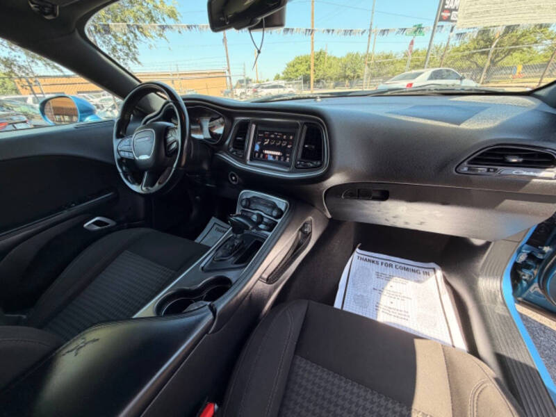 2021 Dodge Challenger SXT