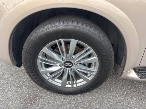 2021 Infiniti QX80 Luxe