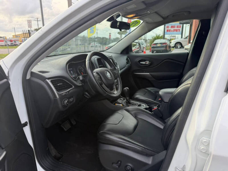 2019 Jeep Cherokee Latitude Plus