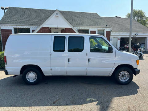 2003 Ford E-Series E-150 Base