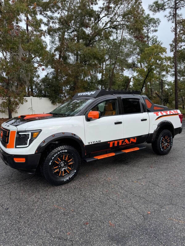 2021 Nissan Titan null photo 17