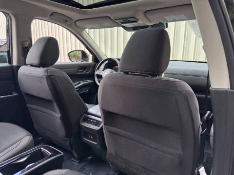 2024 Nissan Pathfinder SV