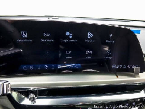 2025 Cadillac LYRIQ Luxury 1