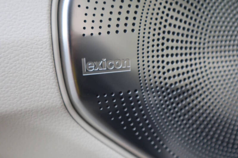 2019 Genesis G90