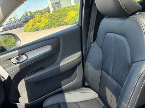 2026 Volvo XC40 B5 Plus