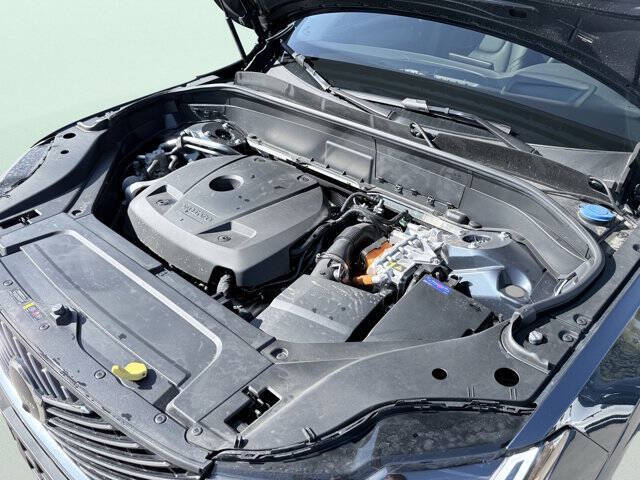 2025 Volvo XC90 T8 Ultra Bright Theme 6P